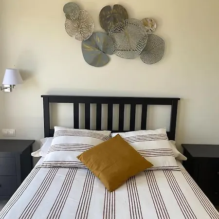 Vivienda Adosada En Castillo, * קלטה דה פוסטה