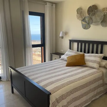 Vivienda Adosada En Castillo, * קלטה דה פוסטה